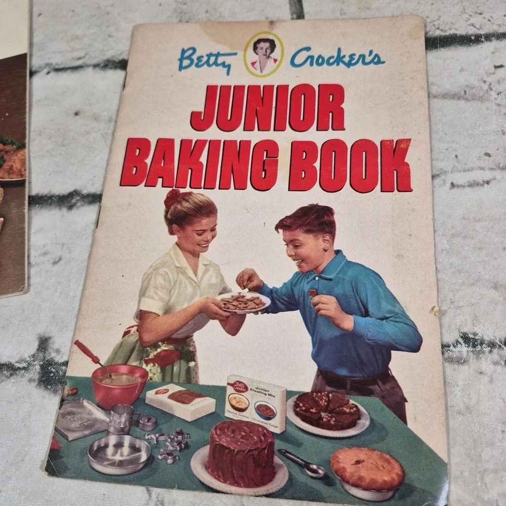 Vintage Lot of 10 Cookbooks Booklets Pamphlets‎ Recipes 50s 60s 70s MCM